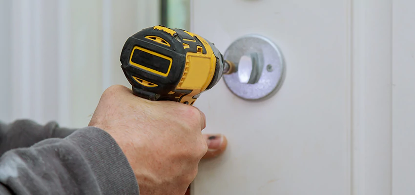 Street Locksmith For Smart Lock Repair in Silver Lakes, CA